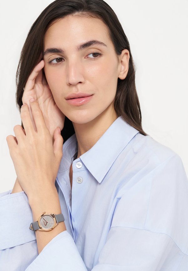 DKNY