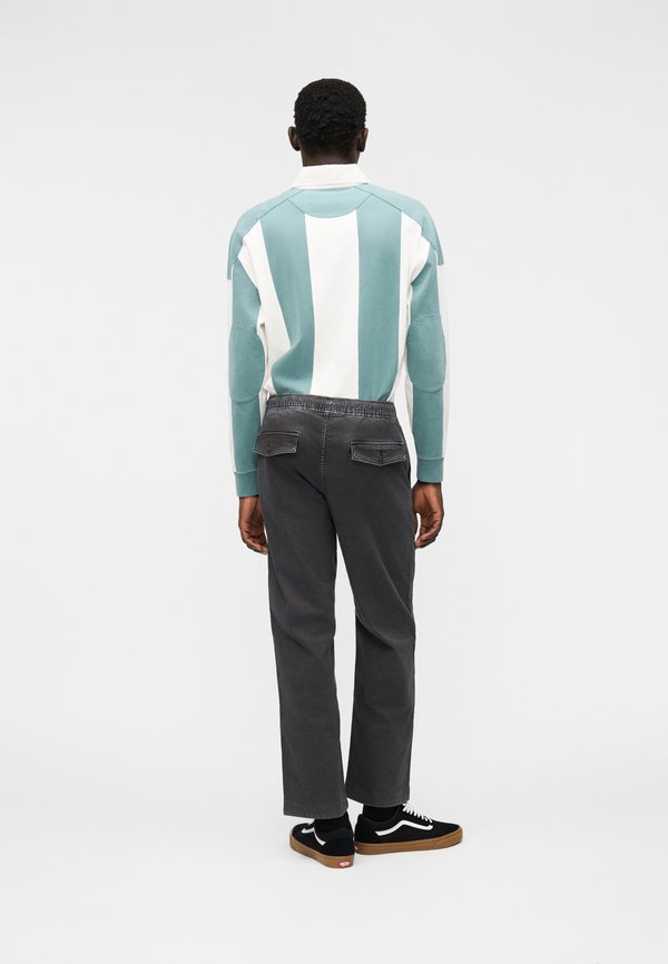 Abercrombie & Fitch RELAXED STRAIGHT PULL ON