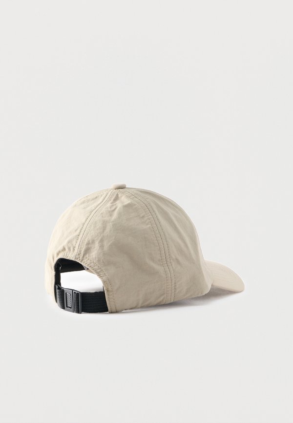 Maison Kitsuné GALLERY FOX