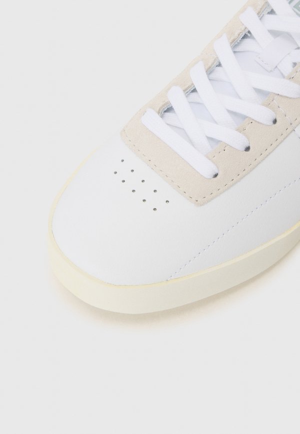 Lacoste AURA 225