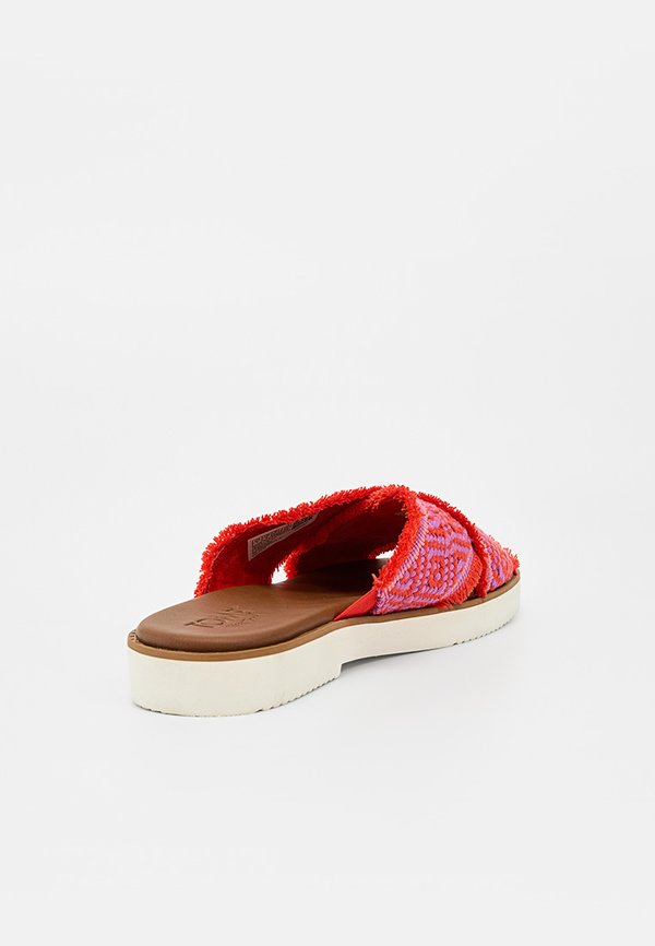 TOMS MAE