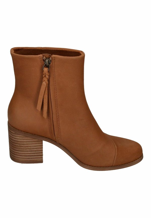 TOMS EVELYN