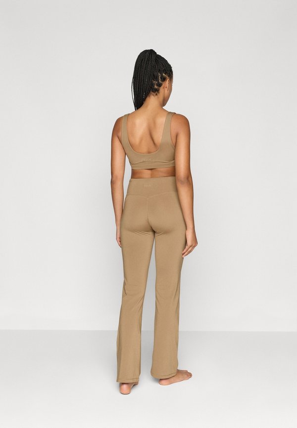 Casall SOFT TOUCH FLARED PANTS
