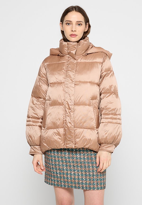 TWINSET