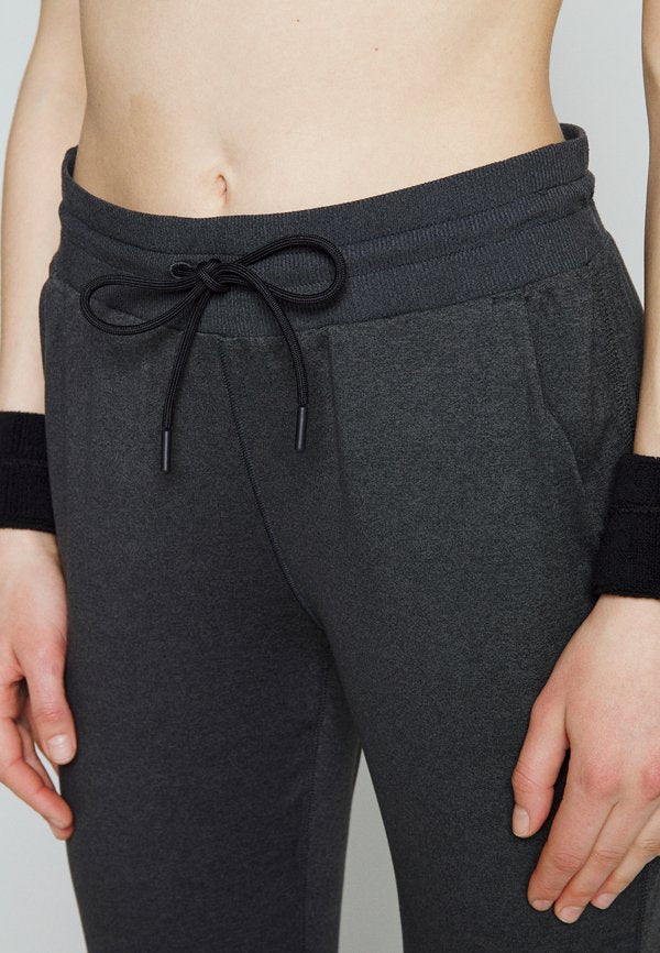 Athleta  UPTEMPO