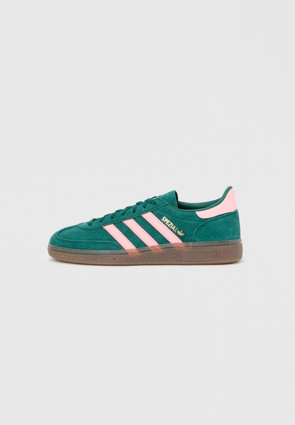 adidas Originals HANDBALL SPEZIAL W - Trainers - collegiate green/pink spark/gold-coloured