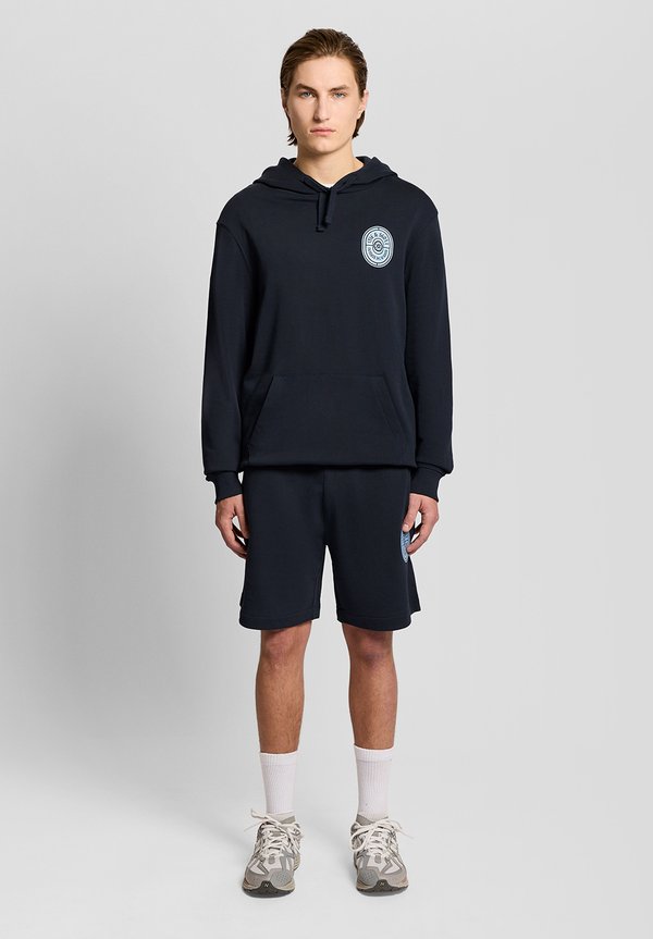 Lyle & Scott MID LAYERS BORDERS LABEL GRAPHIC