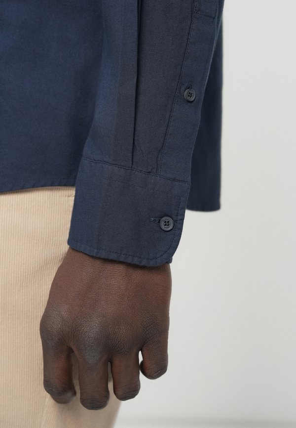 Hackett London