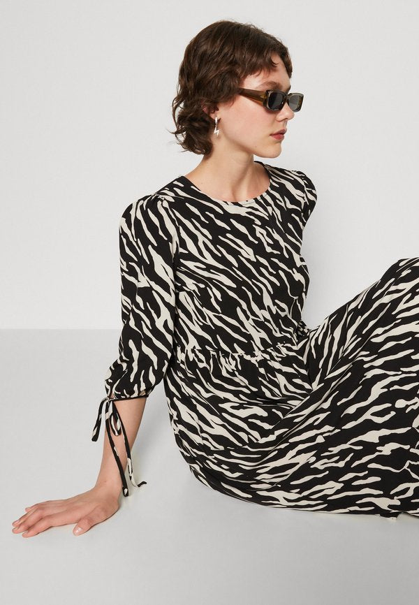 Pieces PCMEGAN 3/4 MIDI DRESS