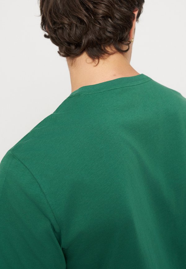 EA7 Emporio Armani