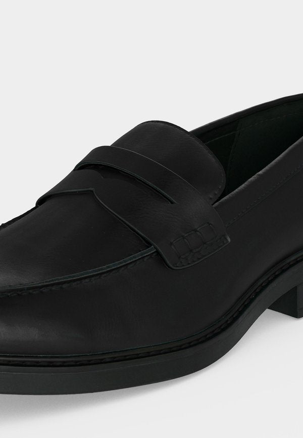 Pier One by Zalando