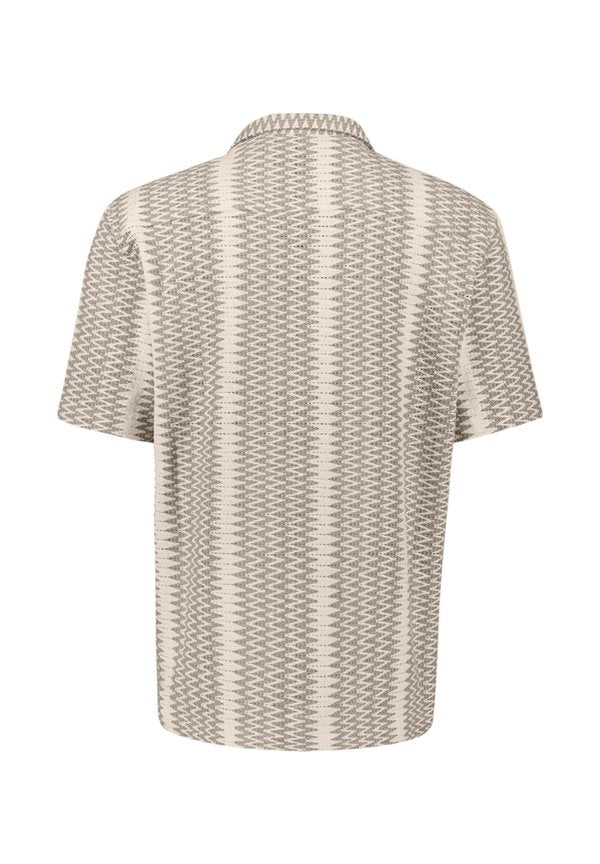 NO EXCESS WITH SHORT SLEEVES