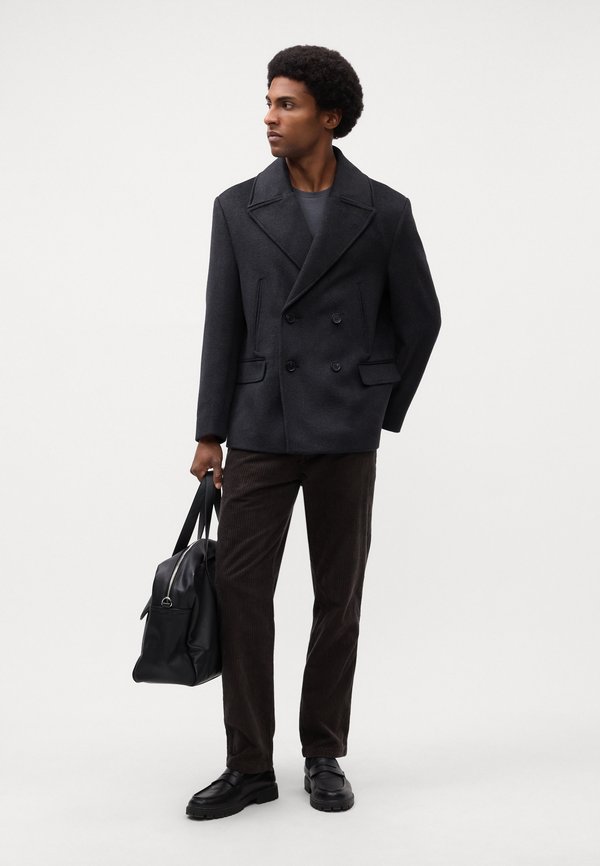 Isaac Dewhirst AXEL PEA COAT