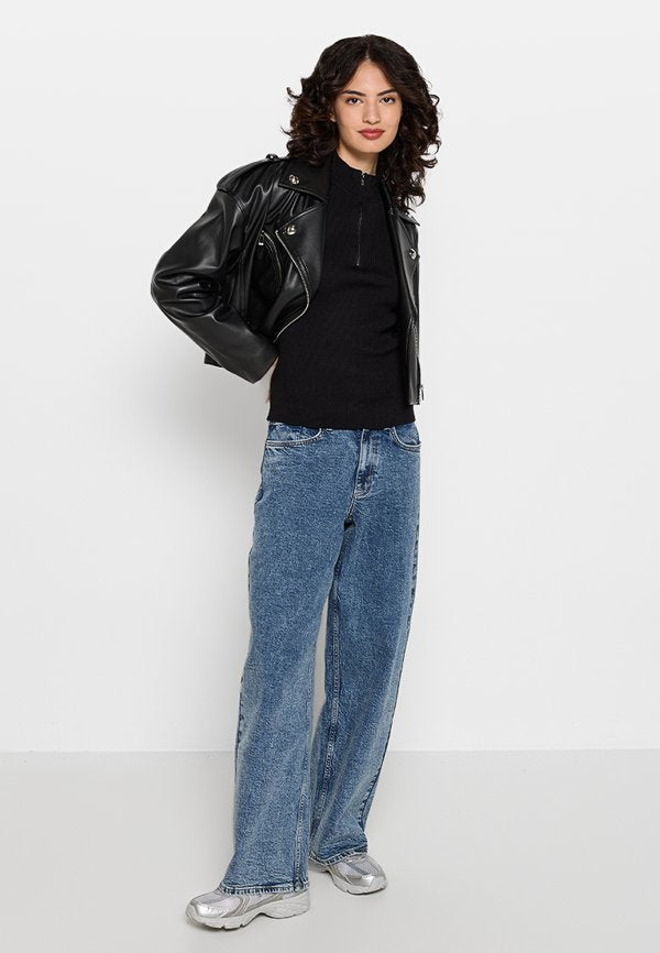 DKNY