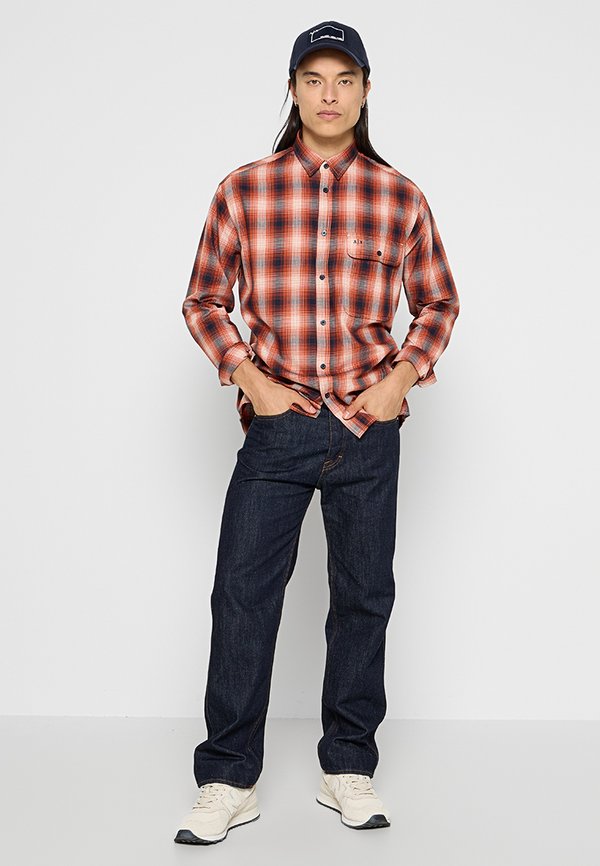Armani Exchange LOOSE FIT