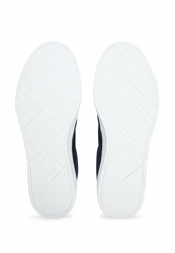 Tommy Hilfiger LUXE EMBOSSED LOGO