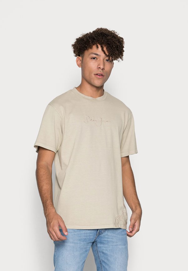 Sean John SCRIPT LOGO WASHED EMBROIDERY TEE