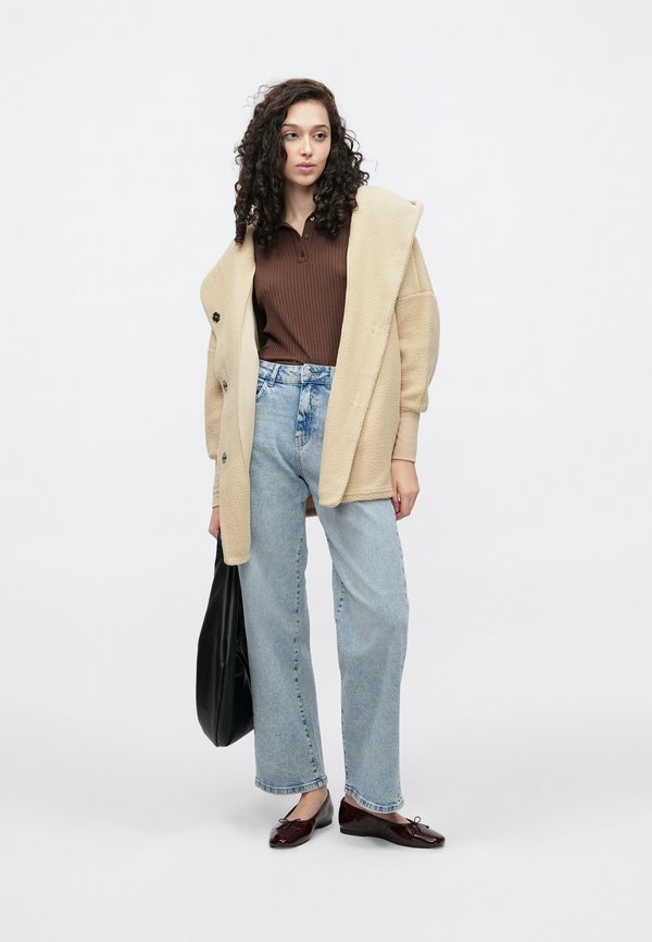 Noisy May igan fleece