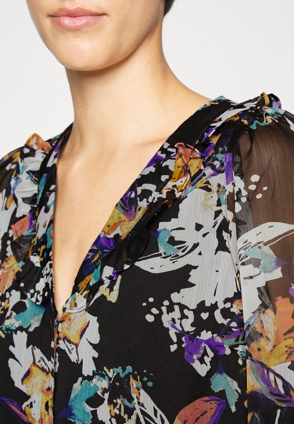 Vero Moda Tall VMKAYA LS V-NECK SHIRT