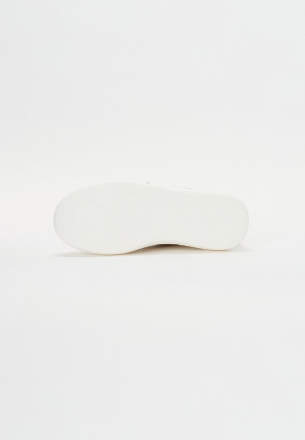 ALDO LOVEKISS PILLOW WALK