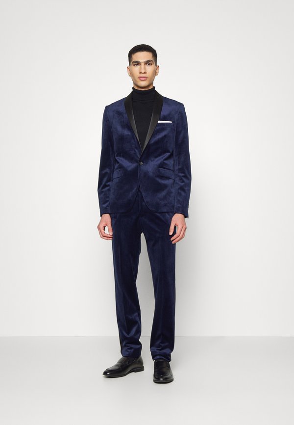 Lindbergh VELVET TUXEDO SUIT