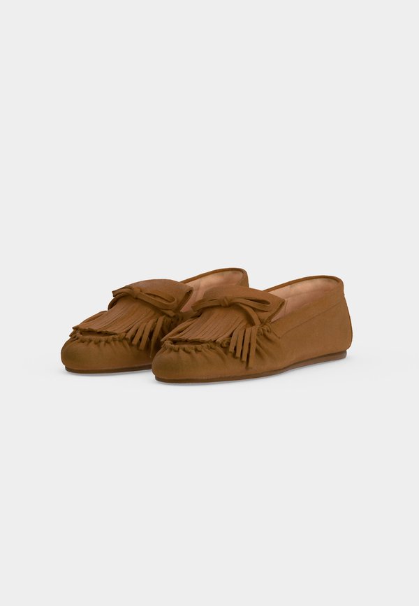 Stuart Weitzman BRITT FRINGE