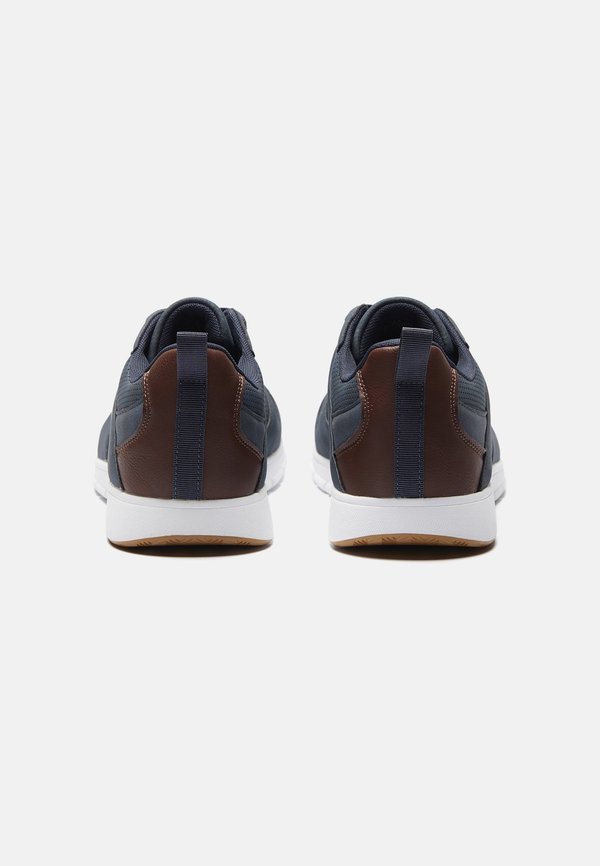Pier One by Zalando