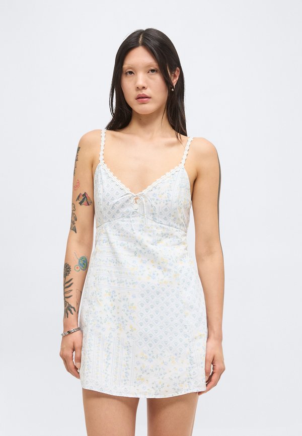 Hollister Co. BARE TRIM BUTTON THRU MINI