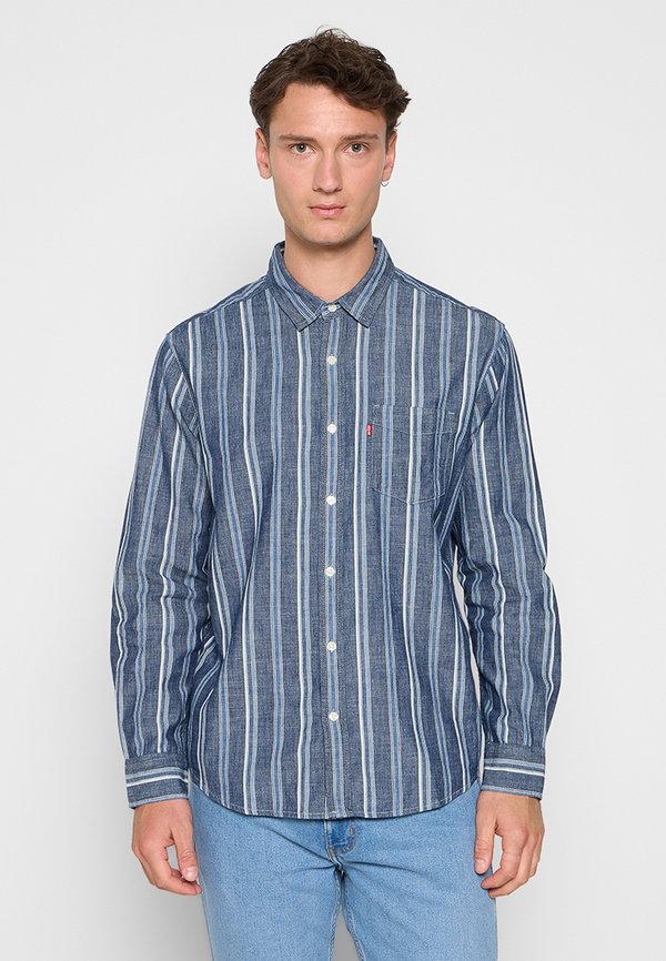 Levi's® REGULAR FIT