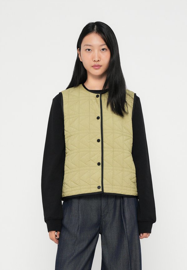 KARL LAGERFELD QUILT LIGHTWEIGHT