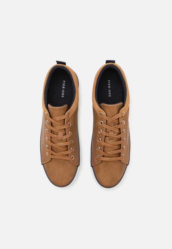 Pier One by Zalando