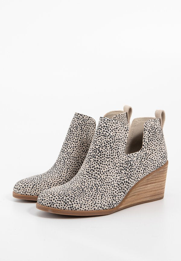 TOMS KALLIE