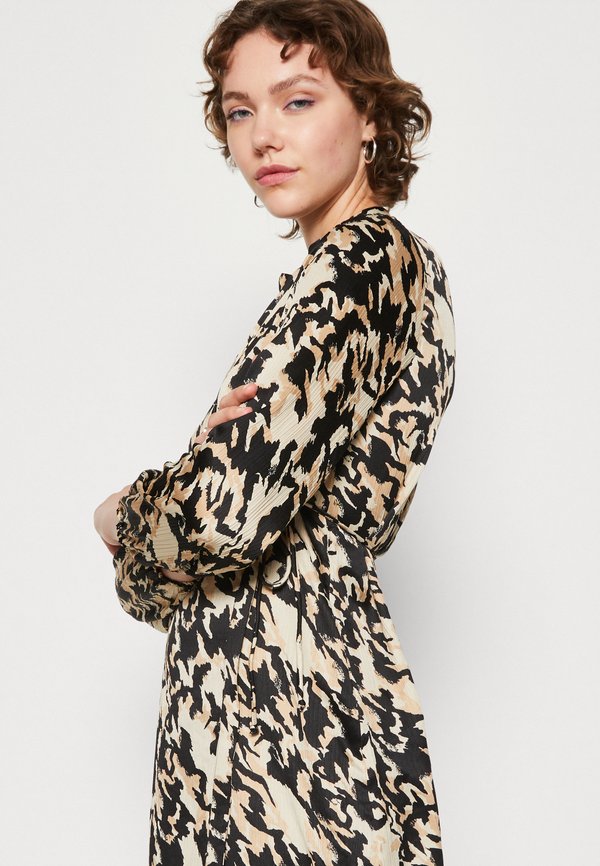 Vero Moda VMLILLIAN NORA SHORT WRAP DRESS