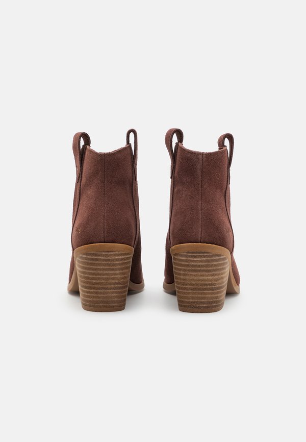 TOMS CONSTANCE