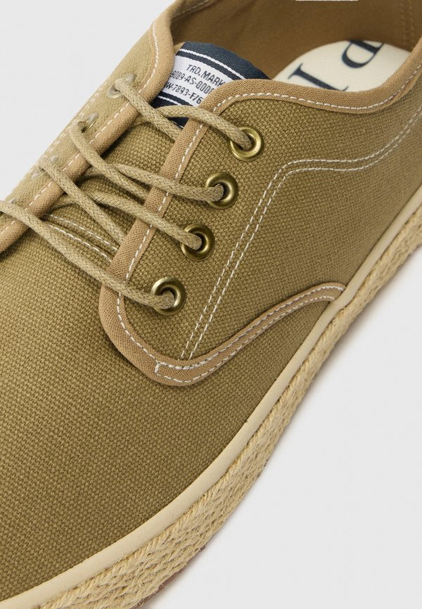 Pier One by Zalando