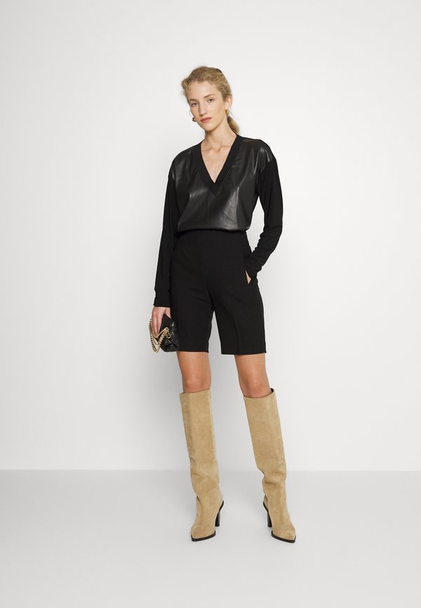 DKNY V NECK FRONT