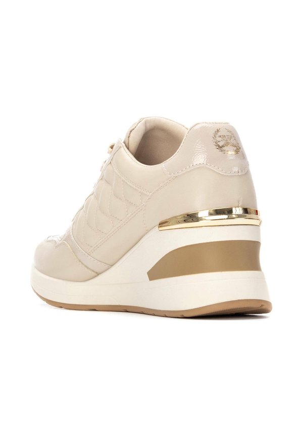 XTI SNEAKER
