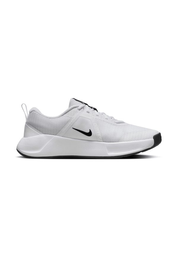 Nike Performance MC 3