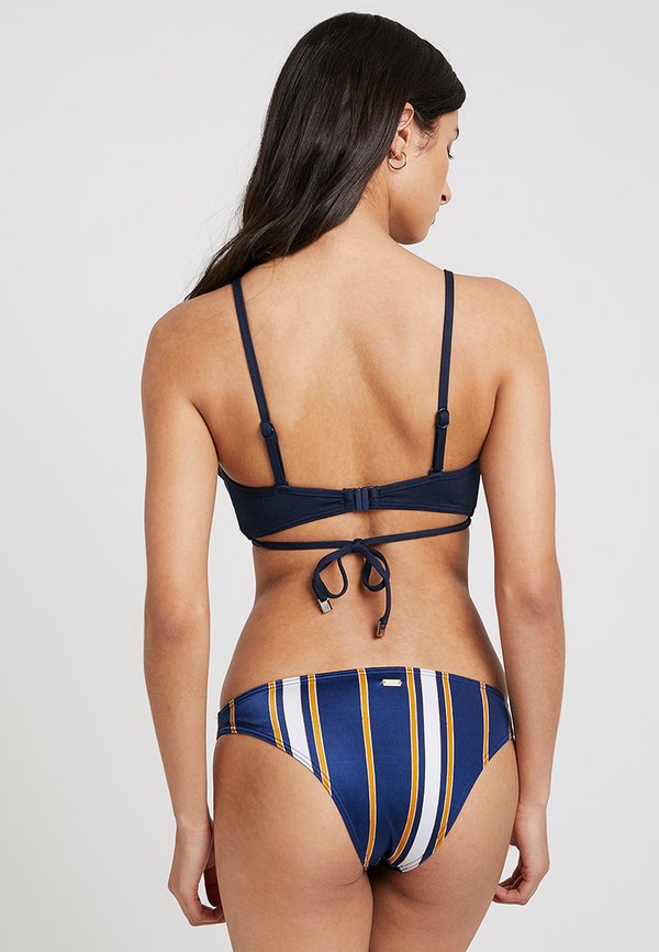 Roxy BRIEF
