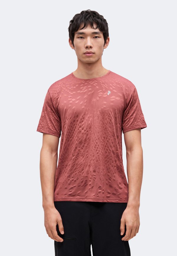 Peak Performance DISCOVER TEE