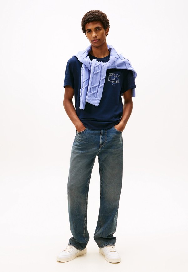 Tommy Jeans SIGNATURE BACK LOGO CREW NECK T-SHIRT
