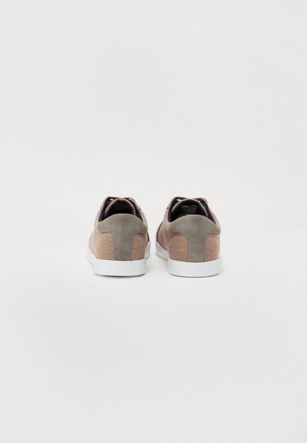 Pier One by Zalando