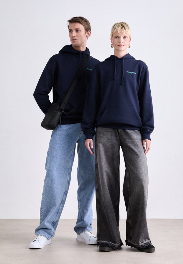 Tommy Jeans BLUR SCRPT BCK EXT