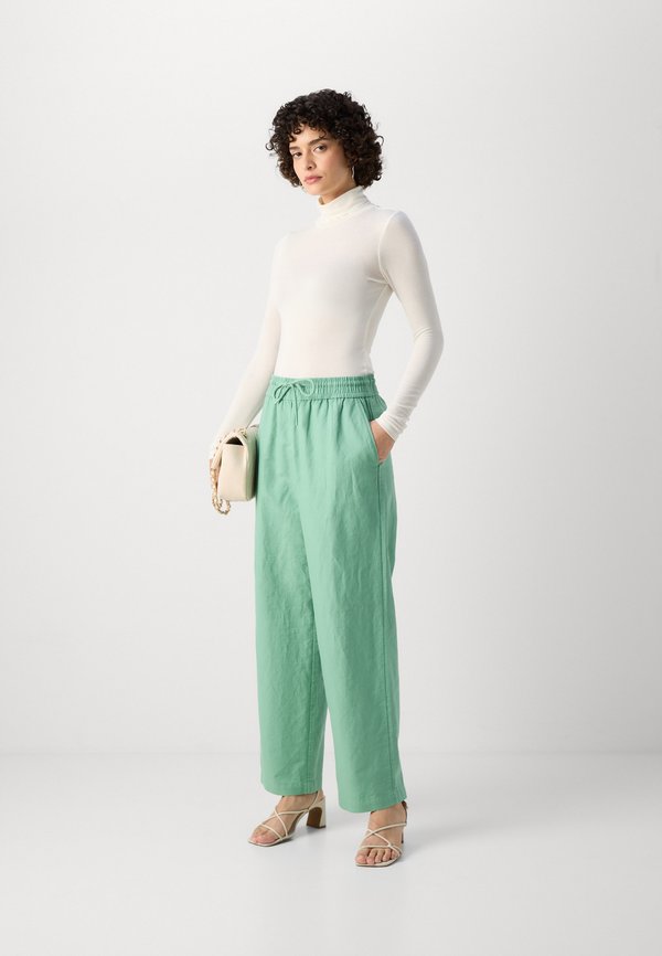 Scotch & Soda CORE ROLL UP NECK LONG SLEEVE