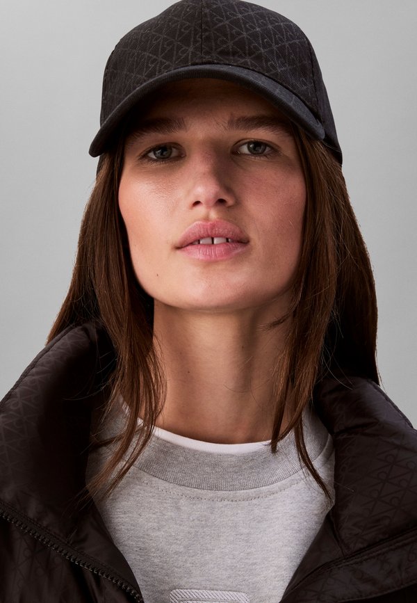 Calvin Klein TITLECASE - Cap - black