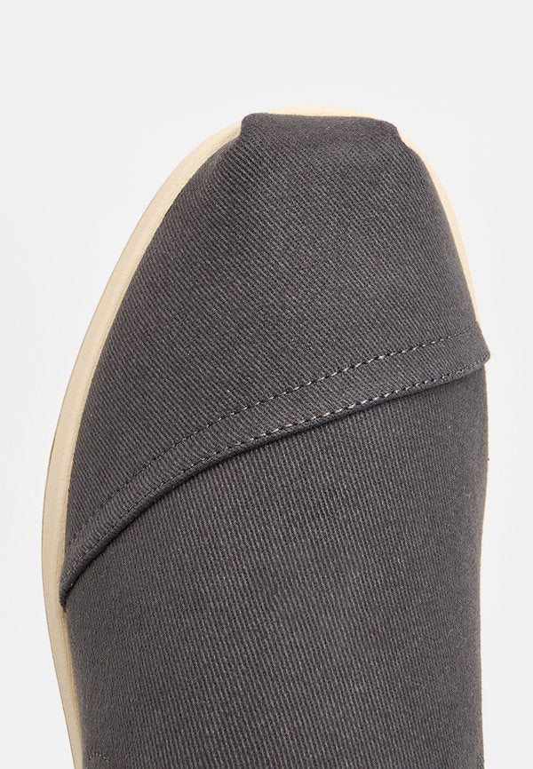 TOMS
