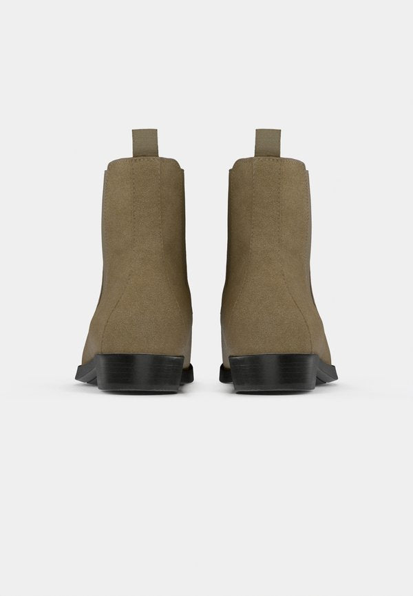 Pier One by Zalando