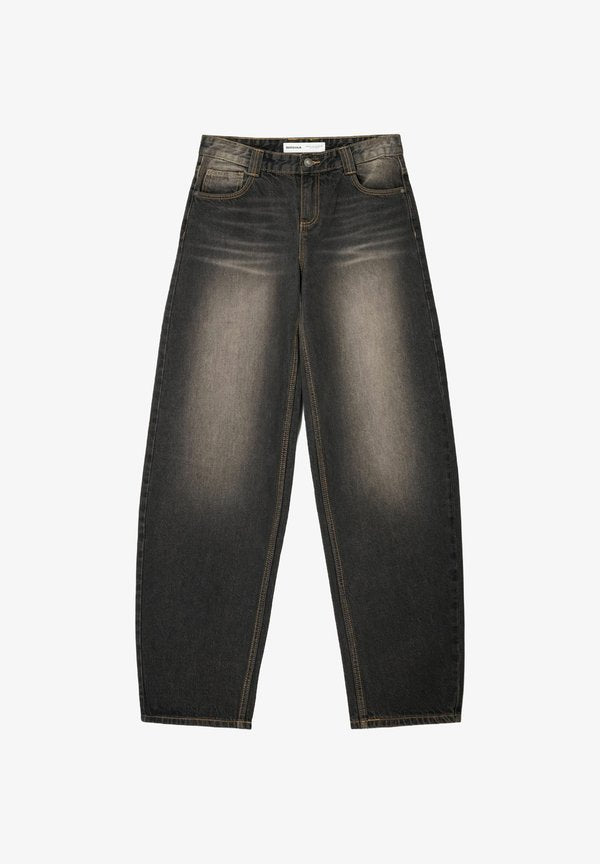 Bershka BALLOON - BAGGY - Relaxed fit jeans - black