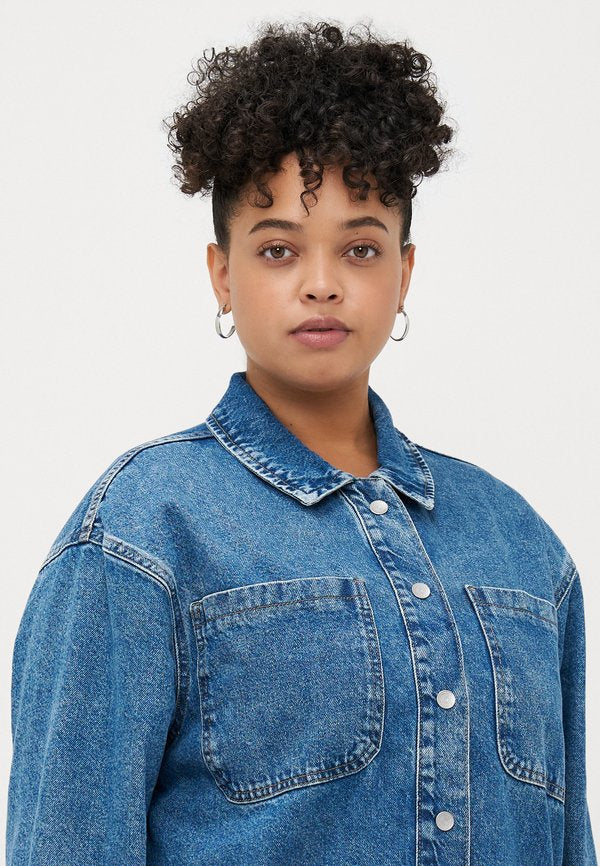 Noisy May NMALVA SHACKET