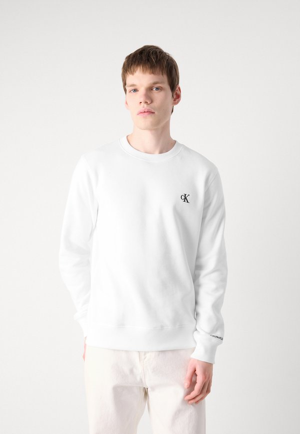 Calvin Klein Jeans ESSENTIAL